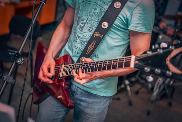 Accelerated lead guitar Acclerated lead guitar logo